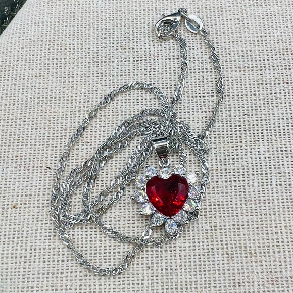 NIB 925 Stamped Sterling Silver Red Zircon Heart Earring & Pendant Necklace Set - Picture 3 of 13